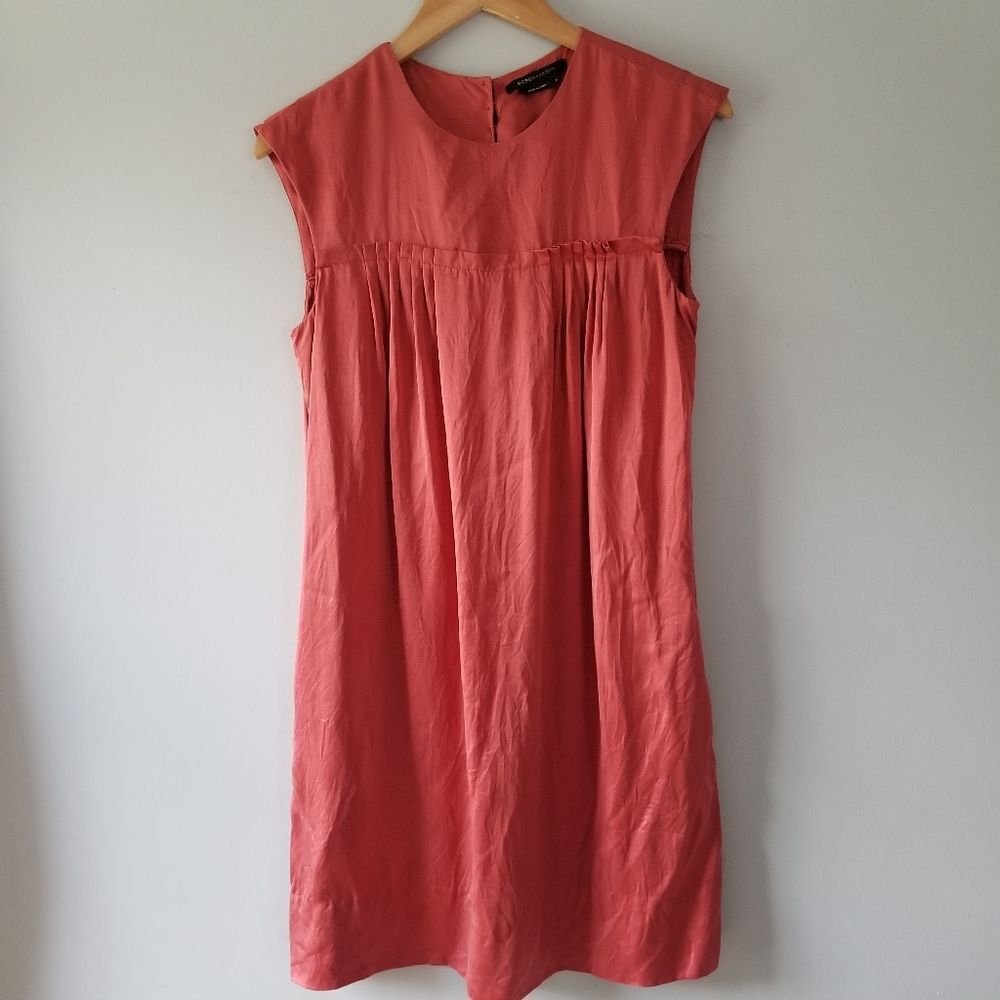 BCBGMaxAzria 100% Silk Dress size small Pockets